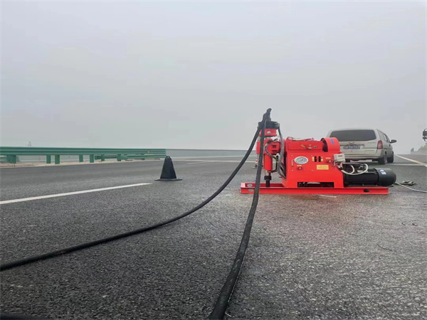 昭觉马路路基路面开裂下沉注浆加固灌浆